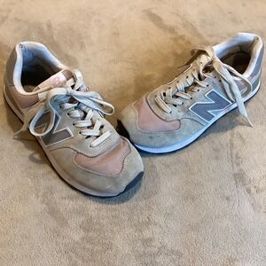 New Balance 574 Women's Size US 8, UK 6, EU 39 in Taupe, Beige, Dusty Pink Suede